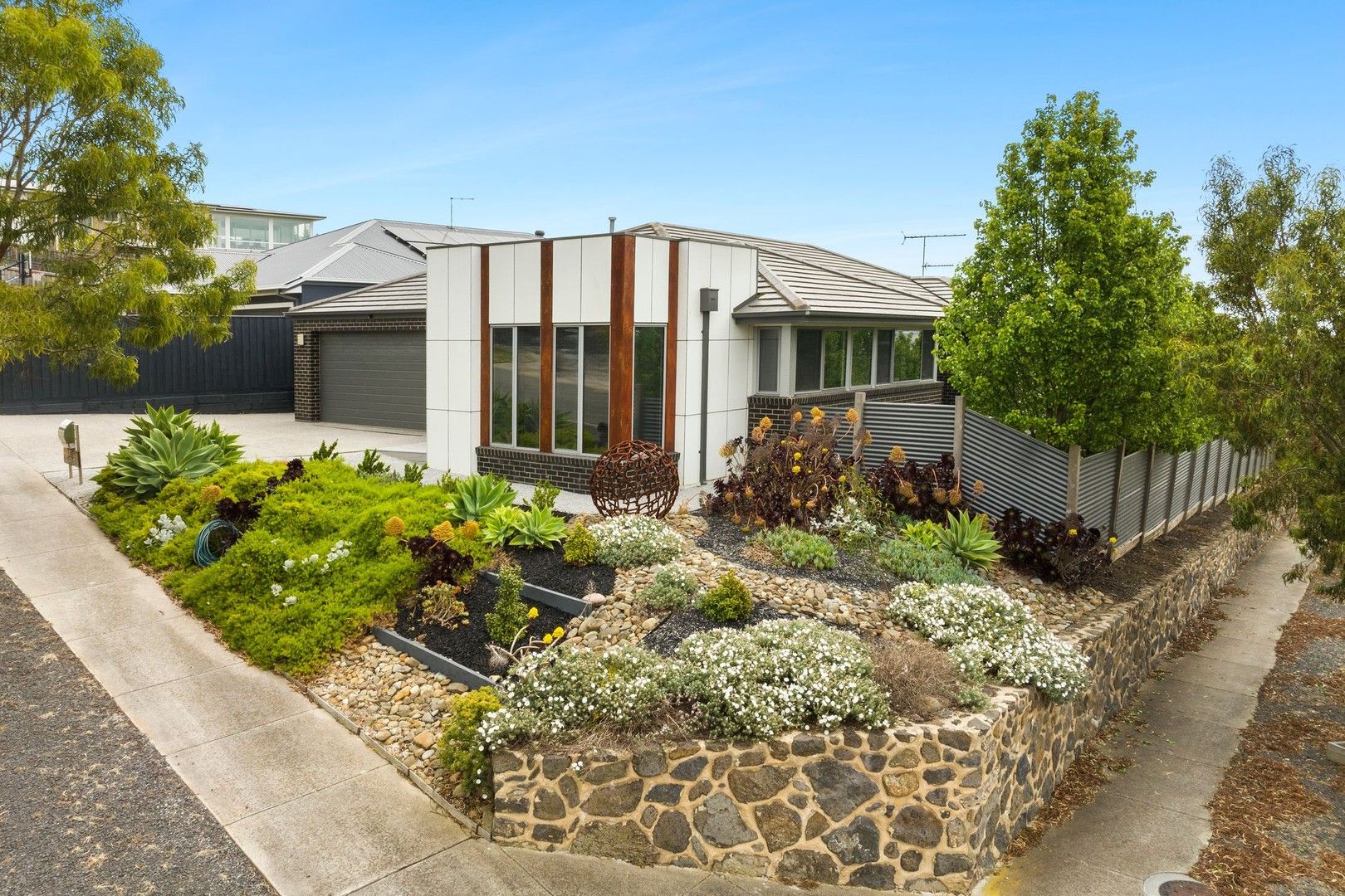 10 Clearview Court Highton VIC 3216 Domain