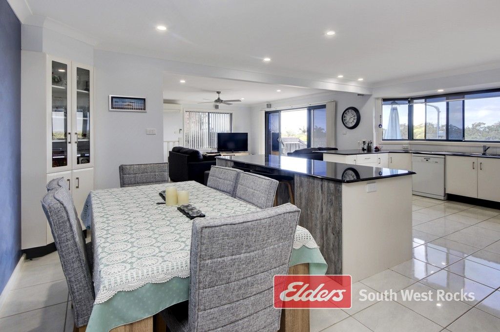 11 Dolphin Crescent, South West Rocks NSW 2431