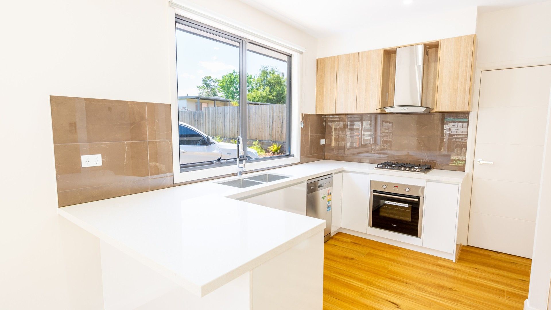 3 bedrooms Apartment / Unit / Flat in 1/58 Silverton Dr FERNTREE GULLY VIC, 3156