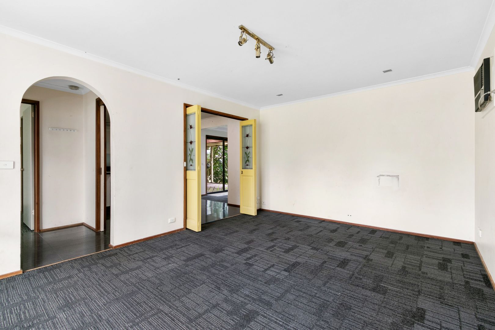 35 Burnet Pl, Traralgon VIC 3844, Image 2