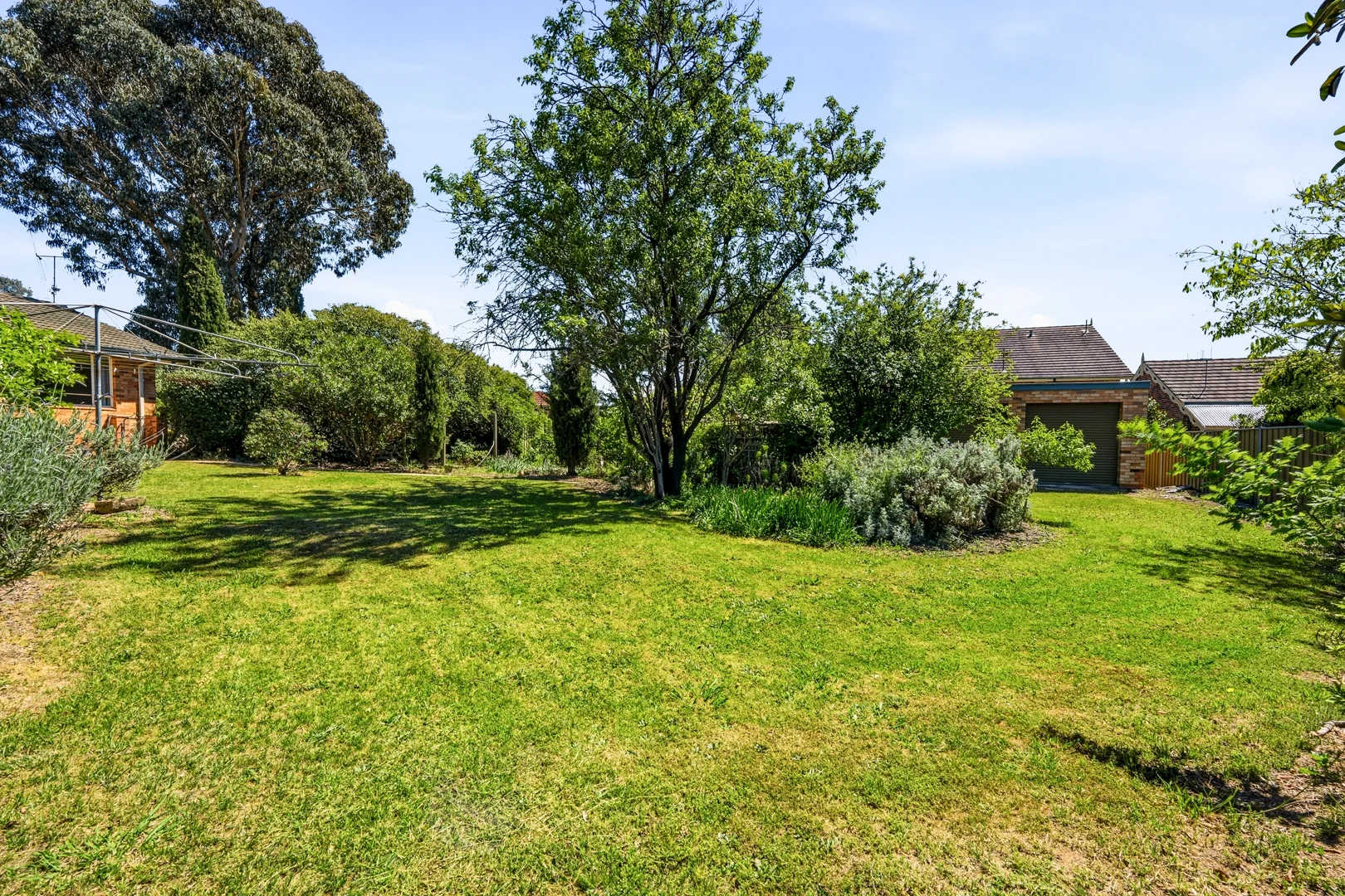 102 Stornaway Road, Queanbeyan NSW 2620 - House For Rent | Domain