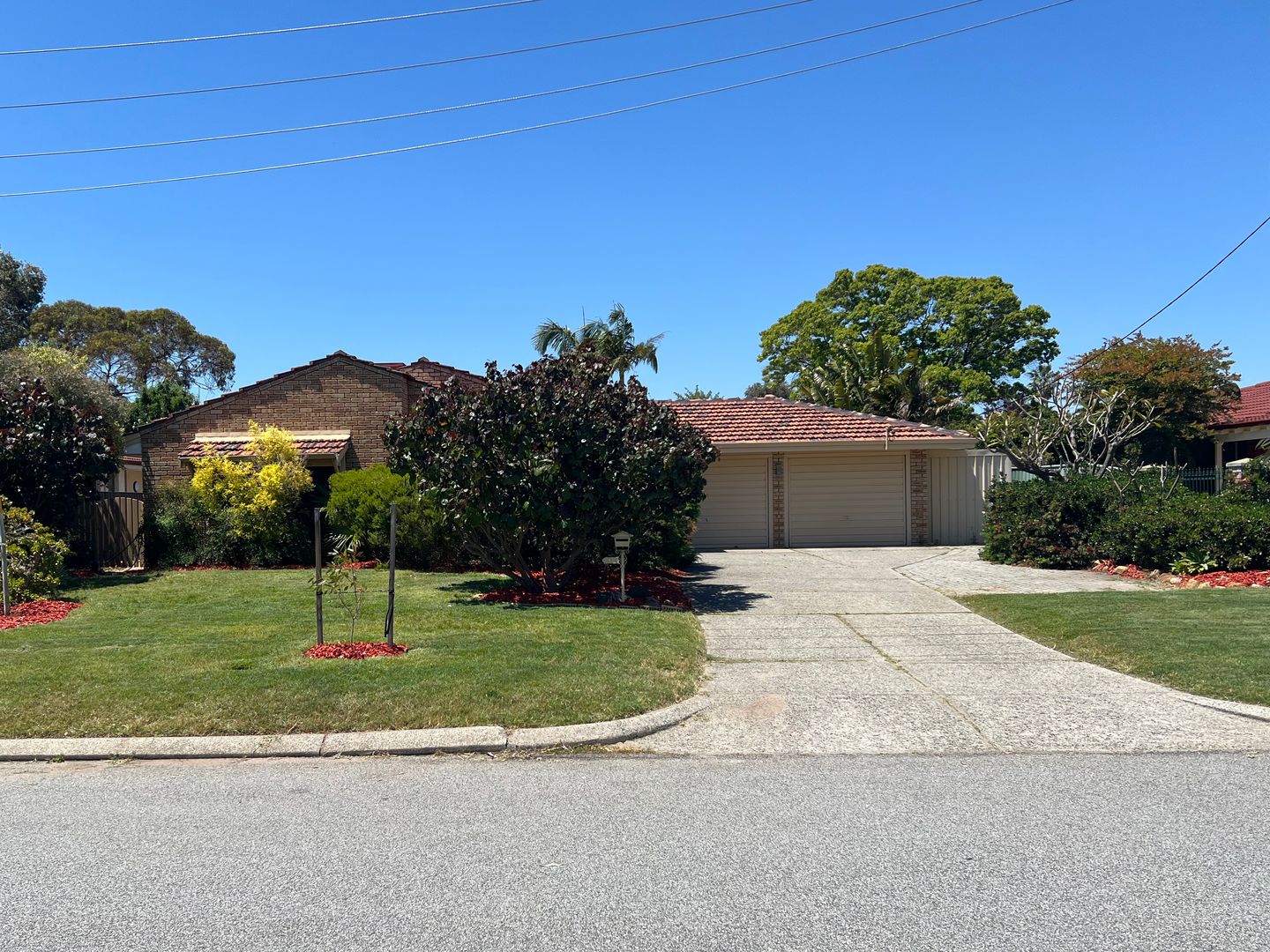 5 bedrooms House in 6 Carnac Close RIVERTON WA, 6148
