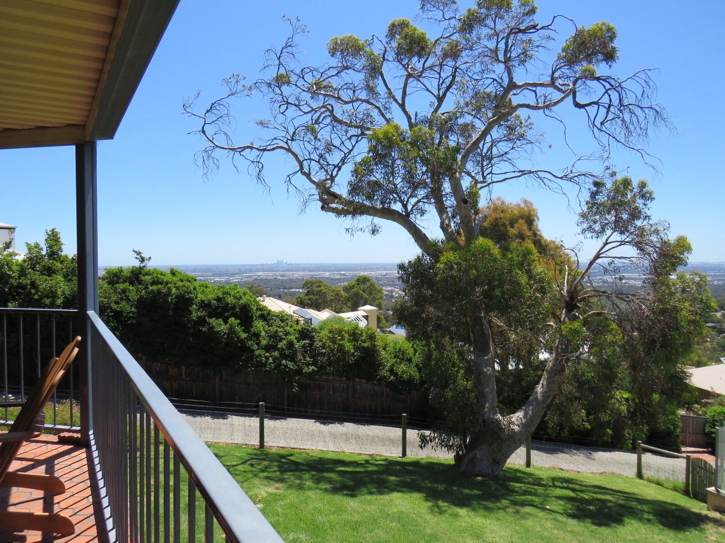 4 bedrooms House in 44 Lenori Road GOOSEBERRY HILL WA, 6076