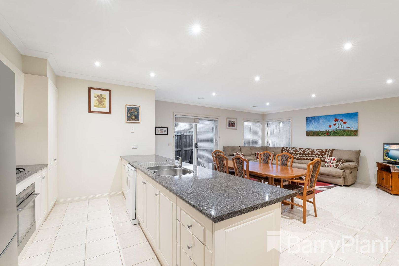 1/17 Pethajohn Parade, Grovedale VIC 3216, Image 2