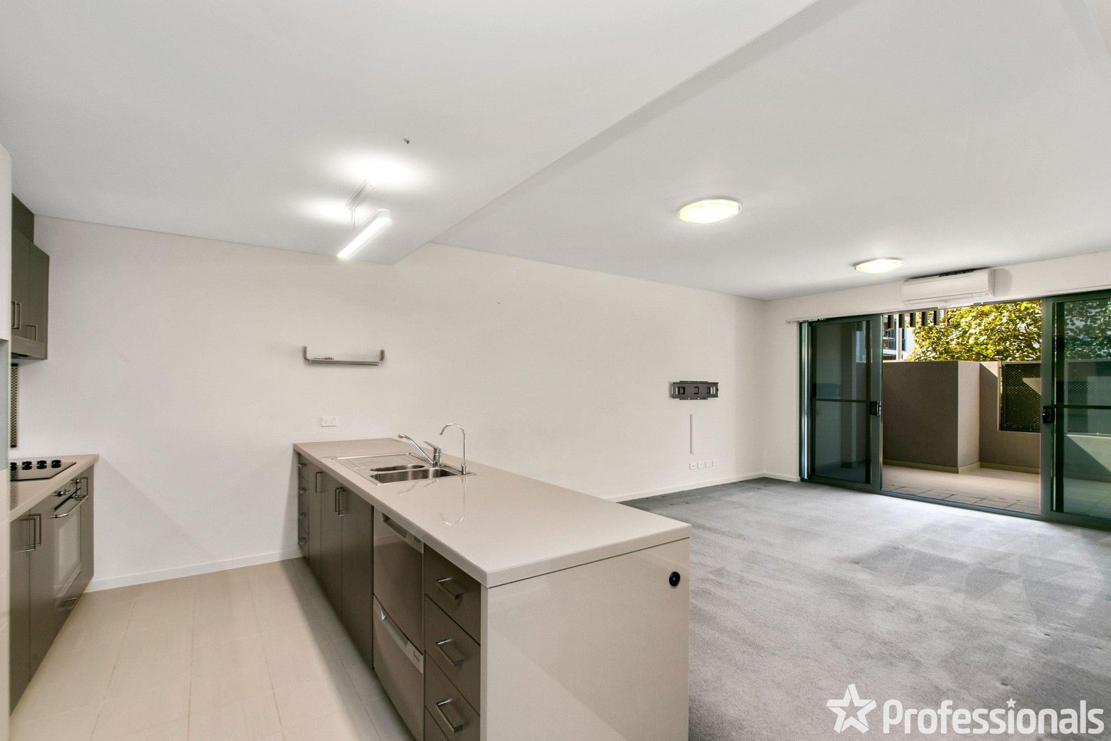 2 bedrooms Apartment / Unit / Flat in 64/16 Midgegooroo Avenue COCKBURN CENTRAL WA, 6164