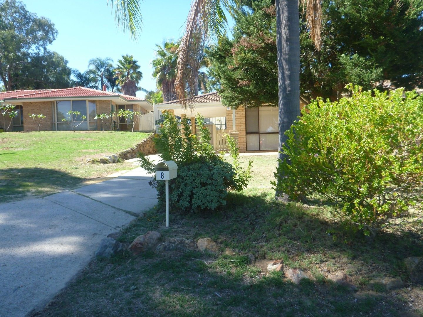 4 bedrooms House in 8 Martinup Court HEATHRIDGE WA, 6027