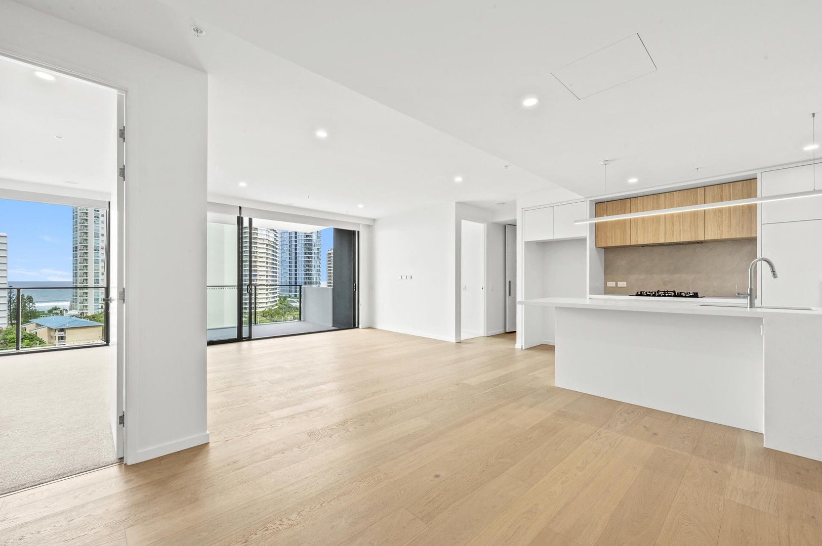 2 bedrooms Apartment / Unit / Flat in 74/25 Woodroffe Avenue MAIN BEACH QLD, 4217