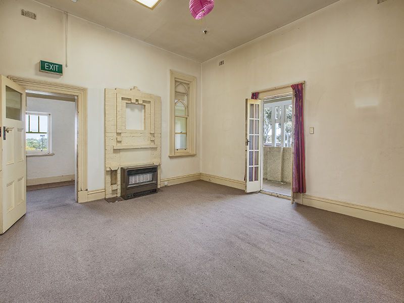 10 Elm Avenue, ELSTERNWICK VIC 3185, Image 2