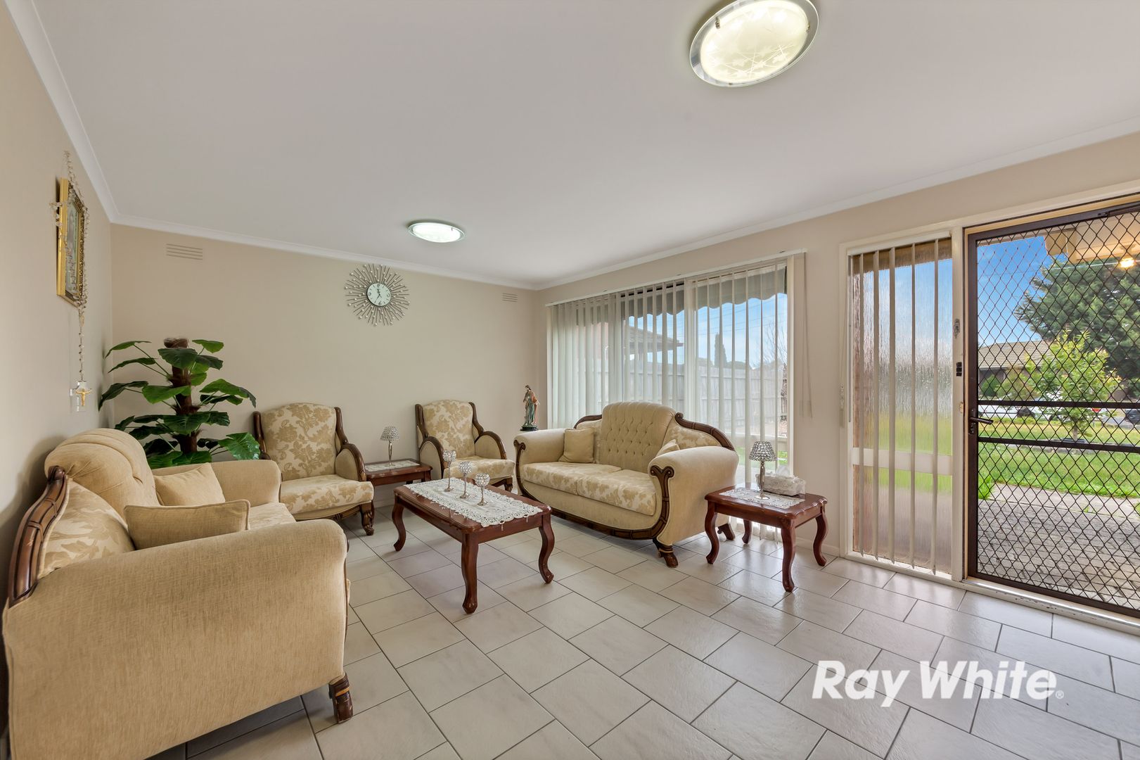 5 Ellam Court, Meadow Heights VIC 3048, Image 2