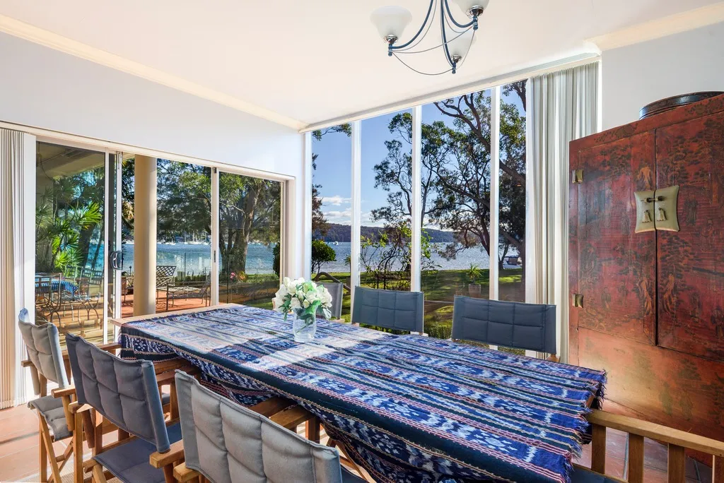 PITTWATER WATERFRONT - 4 MONTH LEASE - FULLY FURNISHED - Więcej