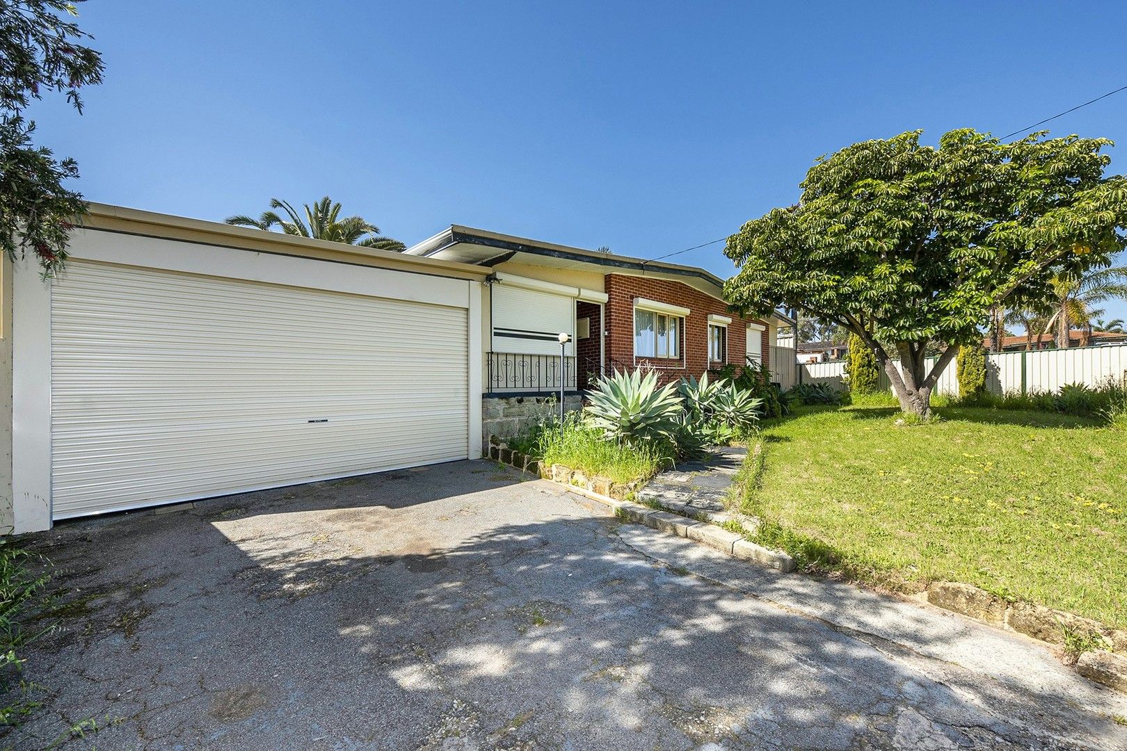 30 Woodley Way, Parmelia WA 6167, Image 0