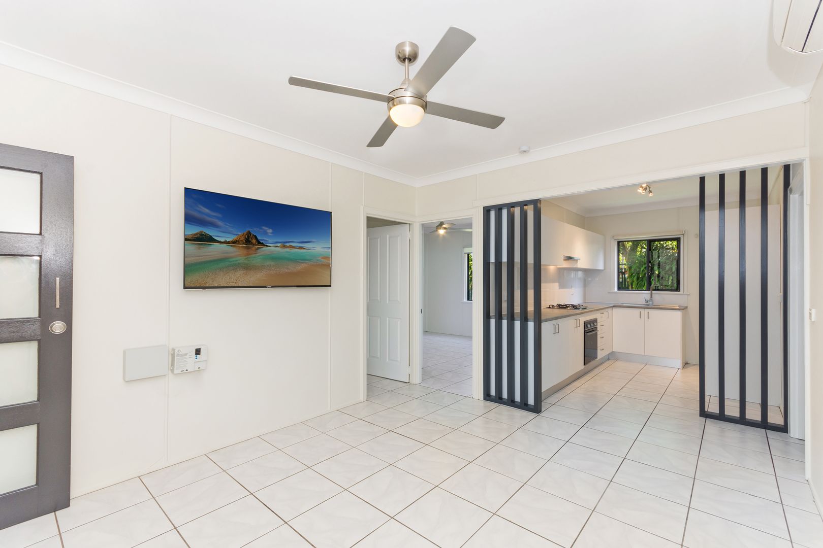 1/10 Westbourne Street, Hyde Park QLD 4812, Image 2