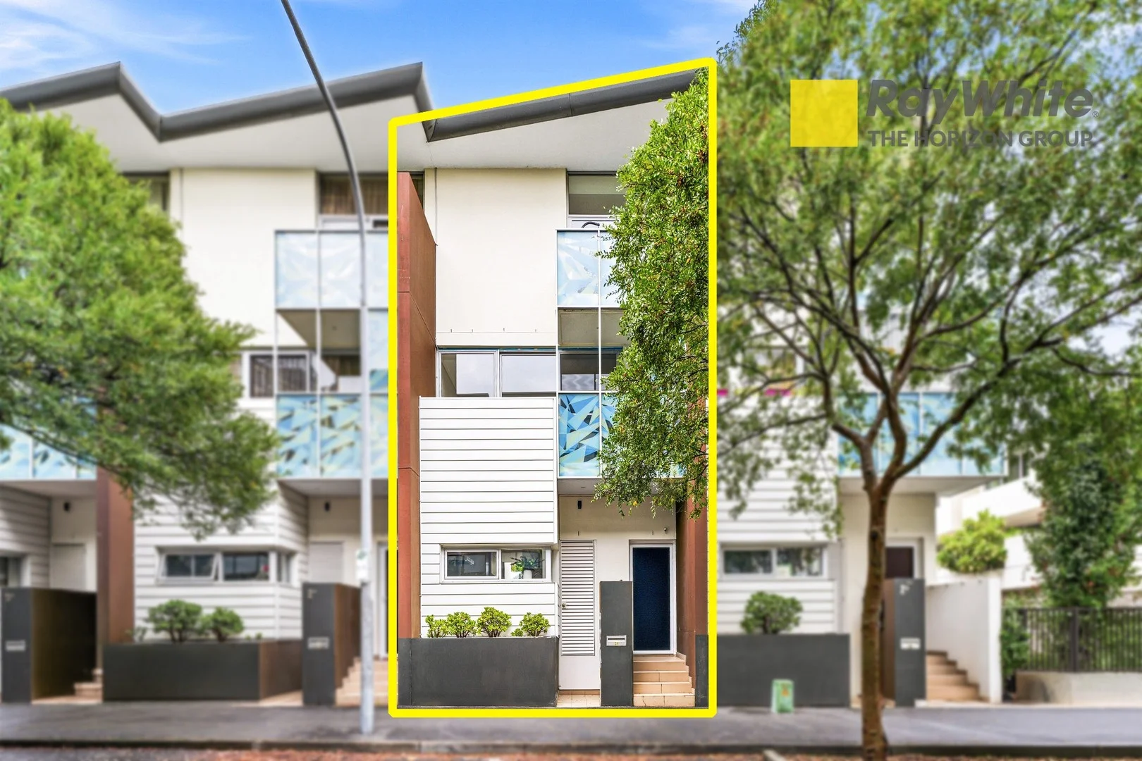 Primary image of 2F Grandstand Parade, Zetland NSW 2017