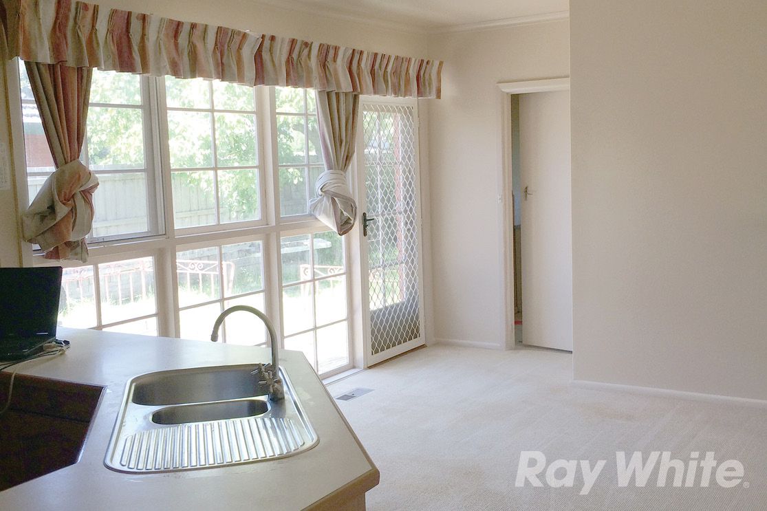 4 bedrooms House in 3 Kaldor Court GLEN WAVERLEY VIC, 3150