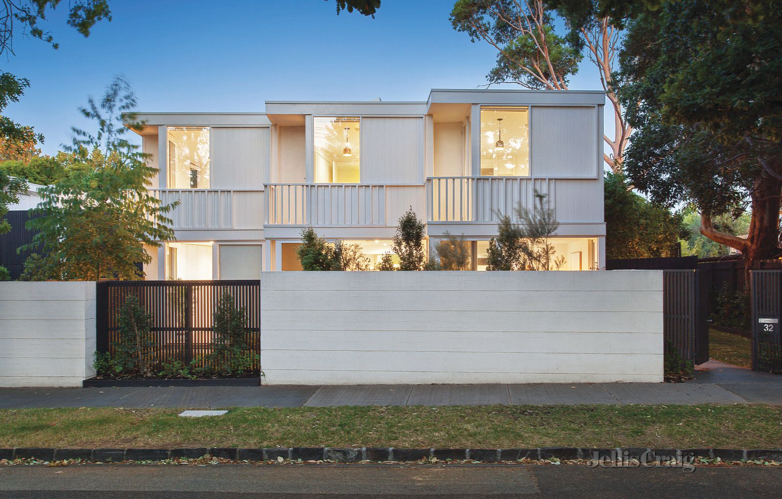 32 Oak Grove, Malvern East Property History & Address Research Domain
