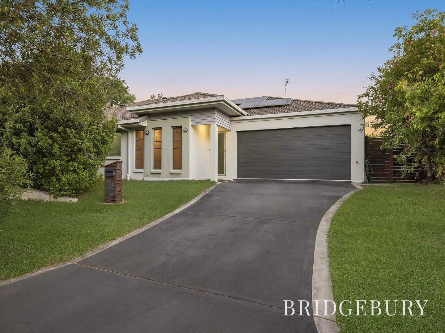 2/9 Liekefett Way, Little Mountain QLD 4551