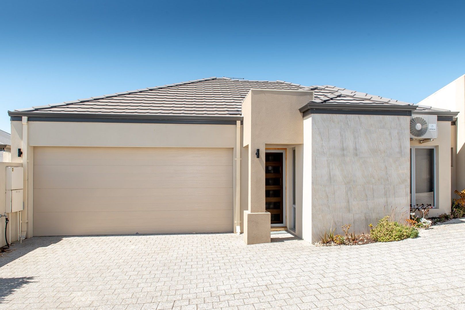 3 bedrooms Villa in 33D Apara Way NOLLAMARA WA, 6061