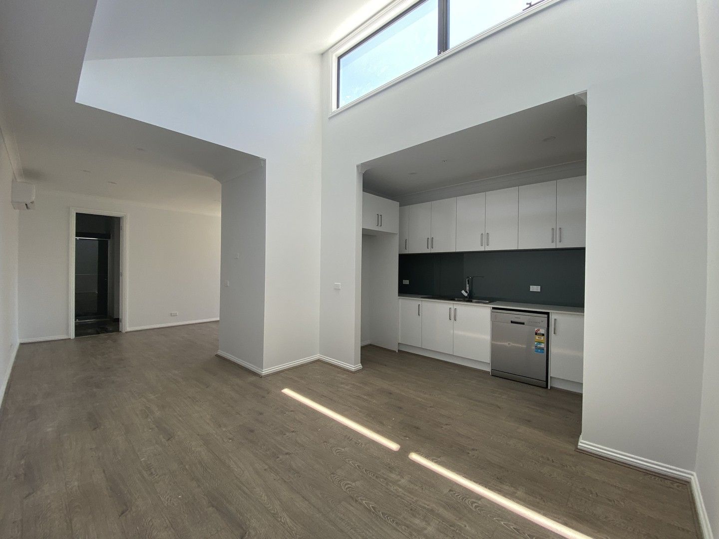 3 bedrooms Apartment / Unit / Flat in 2/151 Stud Road WANTIRNA SOUTH VIC, 3152