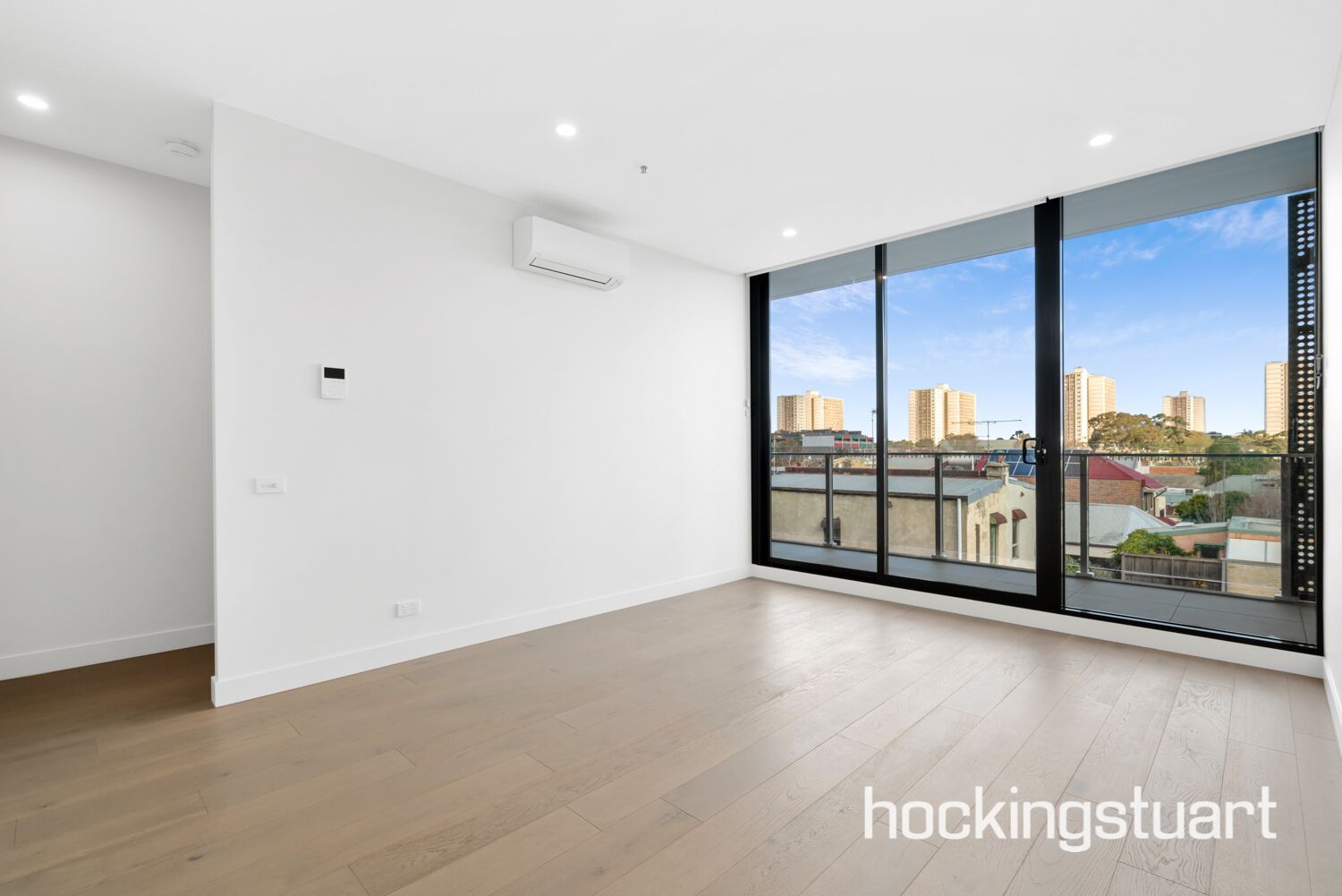 2 bedrooms Apartment / Unit / Flat in 214/61 William Street ABBOTSFORD VIC, 3067