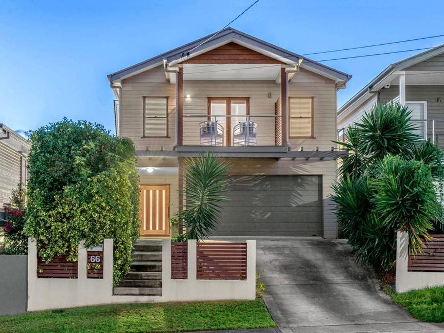 5 bedrooms House in 66 Temple St COORPAROO QLD, 4151