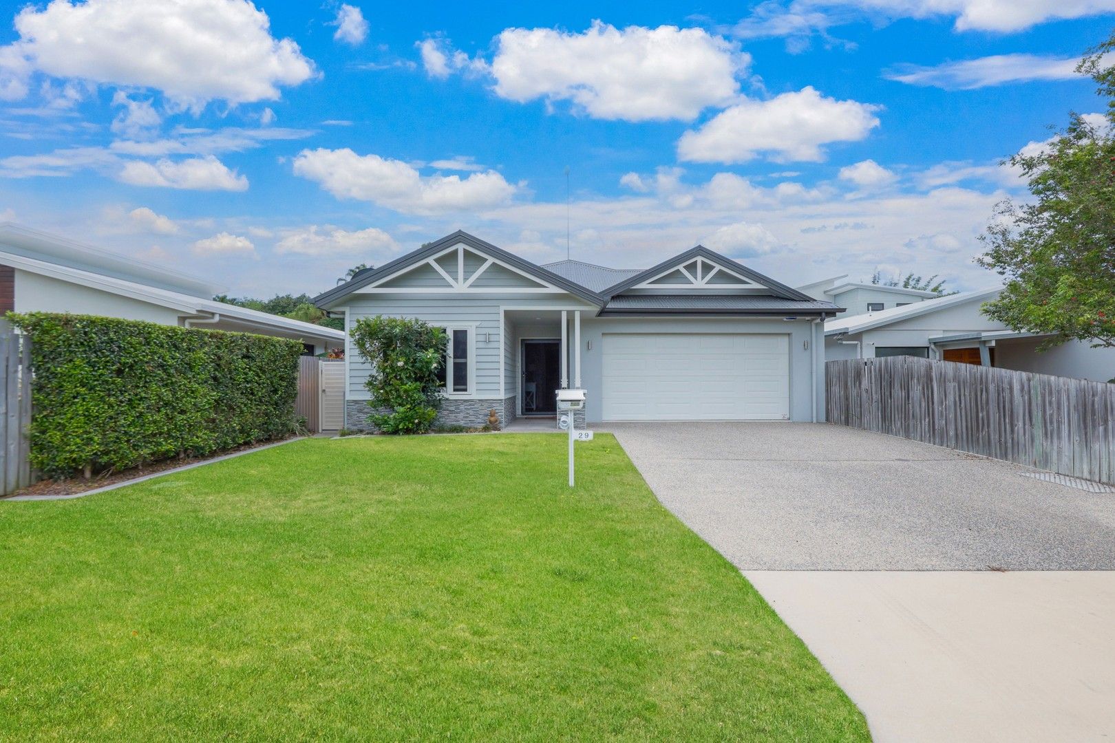 4 bedrooms House in 29 Corella Way BLACKS BEACH QLD, 4740