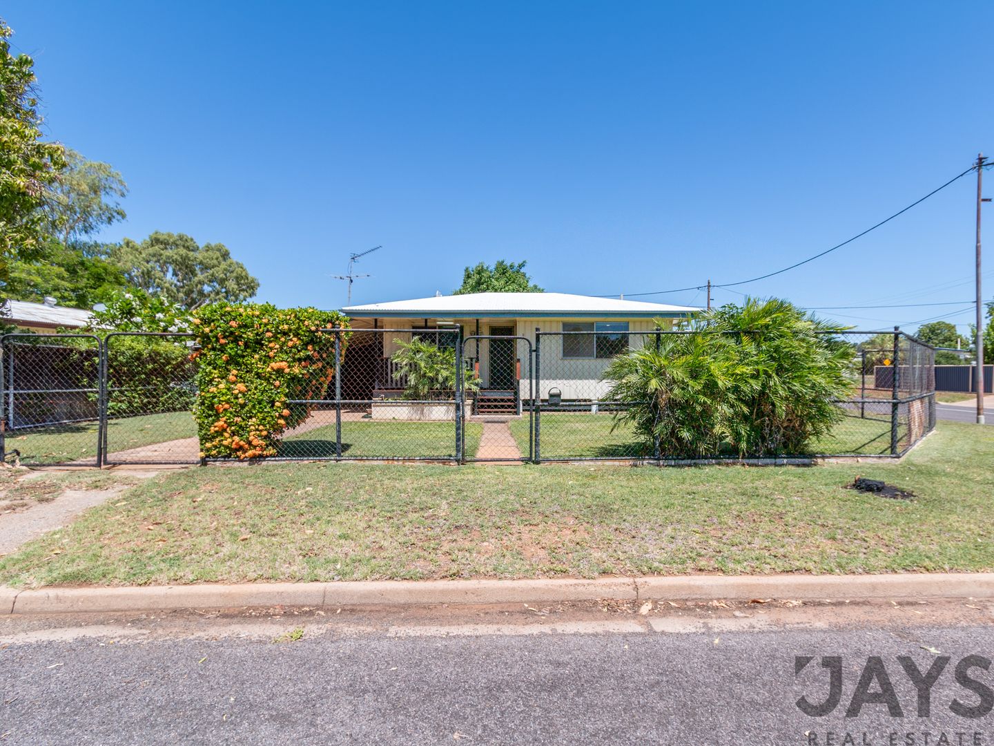 2 Diamond Crescent, Mount Isa QLD 4825, Image 2