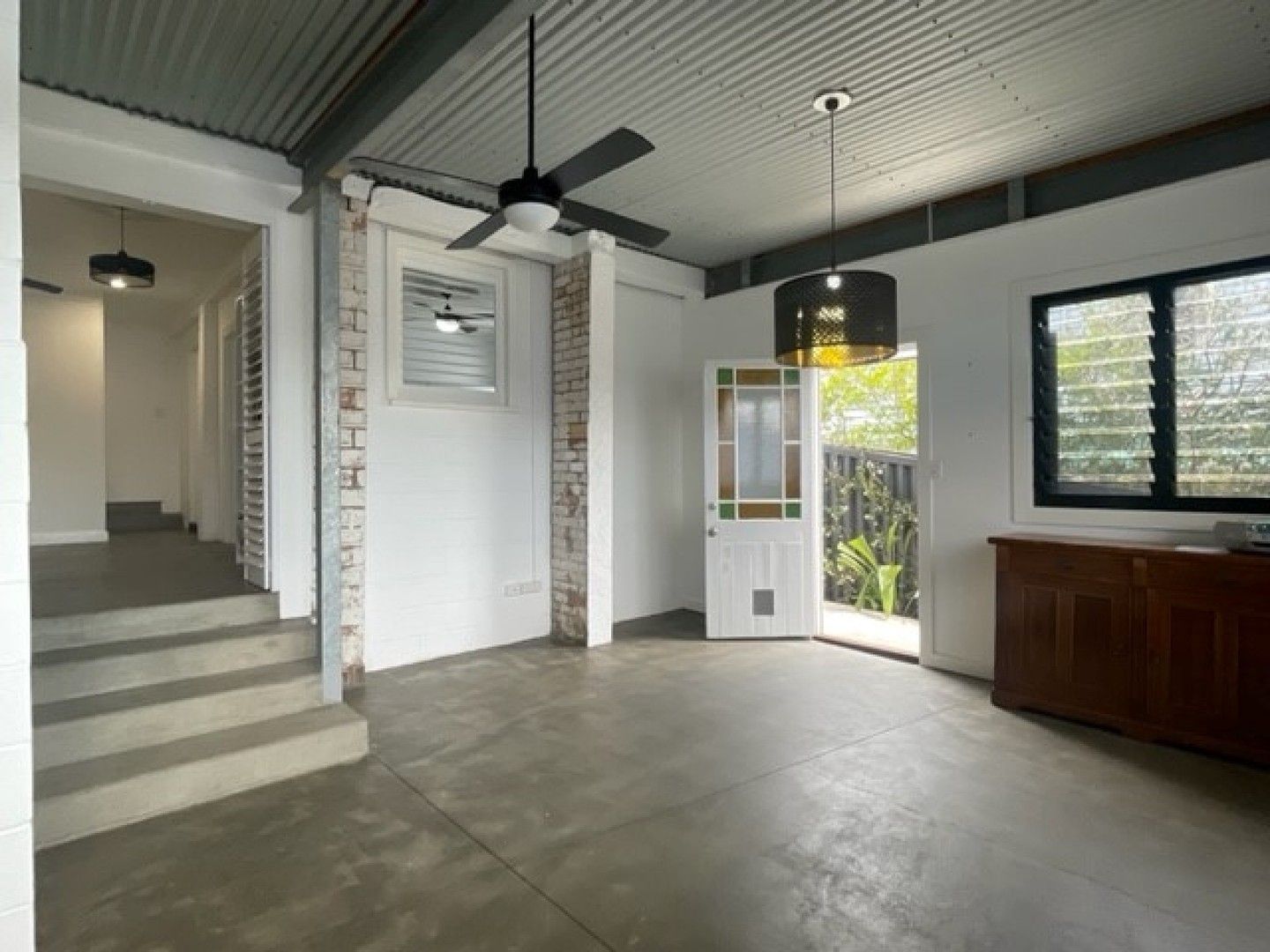 1 bedrooms Apartment / Unit / Flat in 1/65 Windsor Road RED HILL QLD, 4059