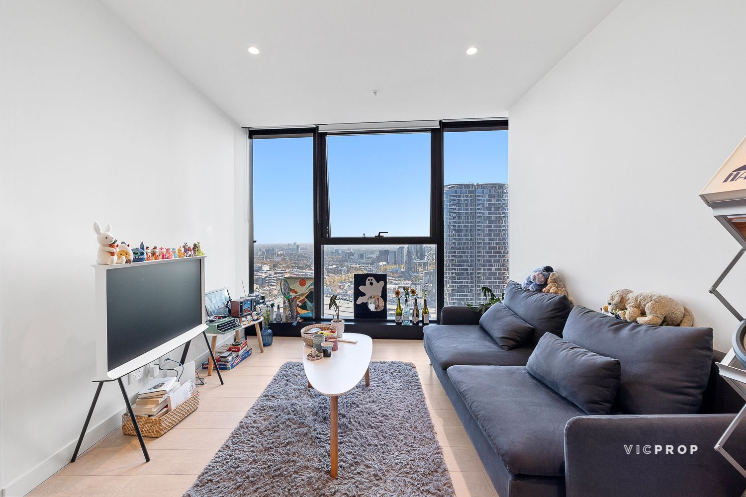 1 bedrooms Apartment / Unit / Flat in 2804/157 Abeckett Street MELBOURNE VIC, 3000