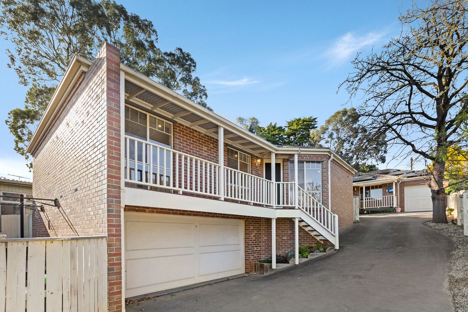 3 bedrooms Apartment / Unit / Flat in 2/54 Kempston Street GREENSBOROUGH VIC, 3088