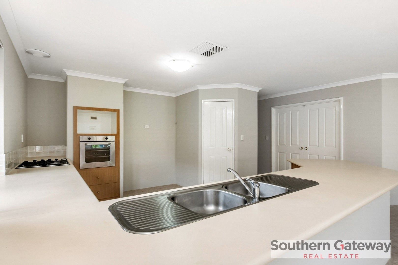 4 bedrooms House in 20 Crinia Drive BALDIVIS WA, 6171