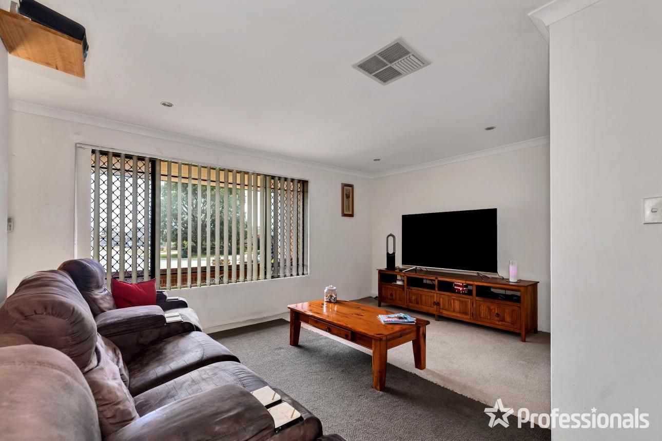 12 Hove Place, Warnbro WA 6169, Image 2