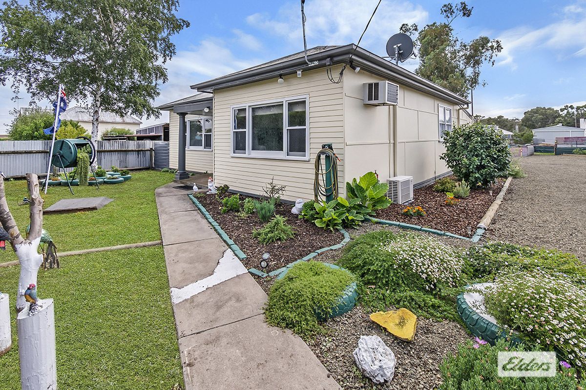 3 bedrooms House in 28 McLeod Street COLERAINE VIC, 3315