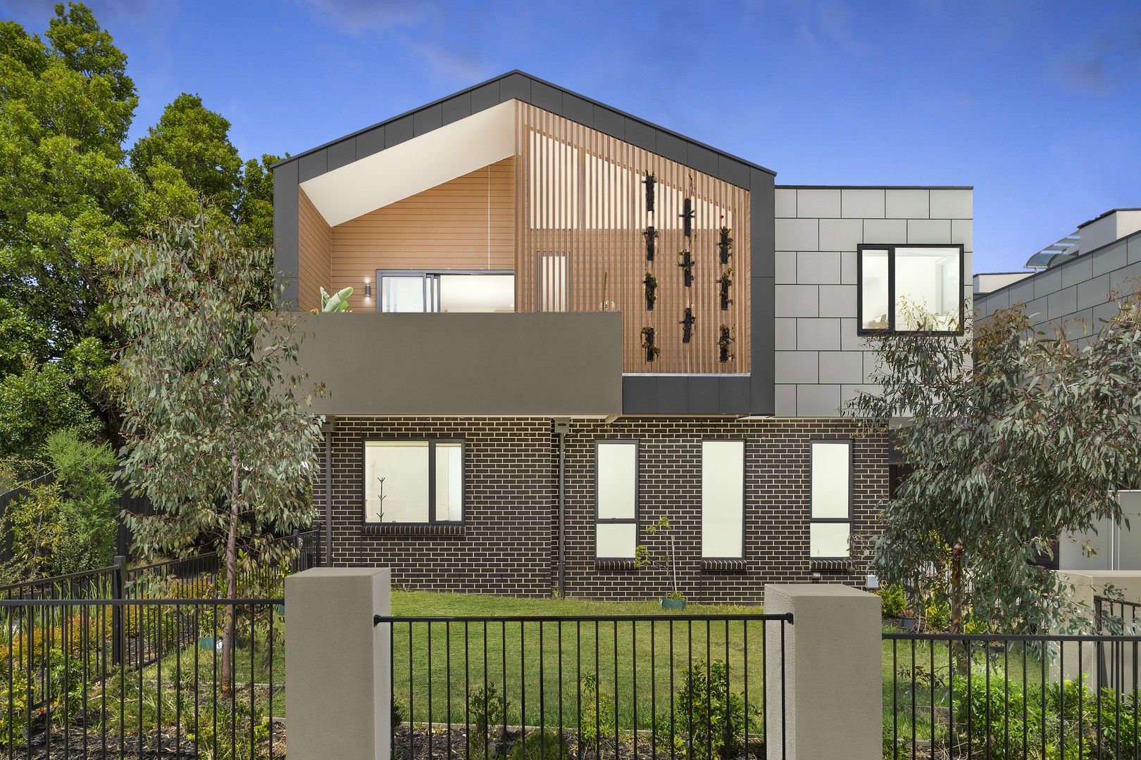 3 bedrooms Townhouse in 1/1434 North Road CLAYTON VIC, 3168