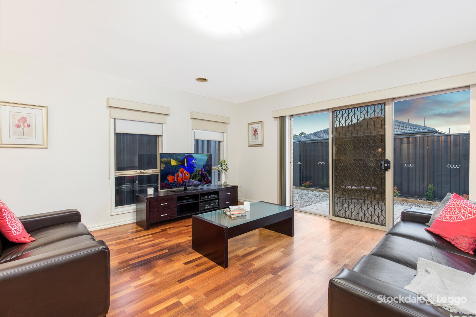 3/8 Windermere Crescent, Gladstone Park VIC 3043, Image 2