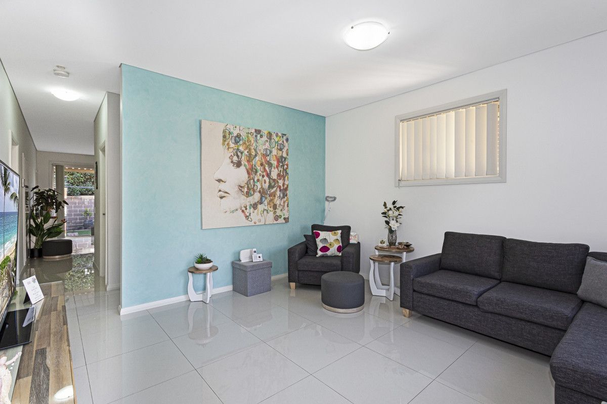 14/221A Waterworth Drive, Mount Annan NSW 2567, Image 2