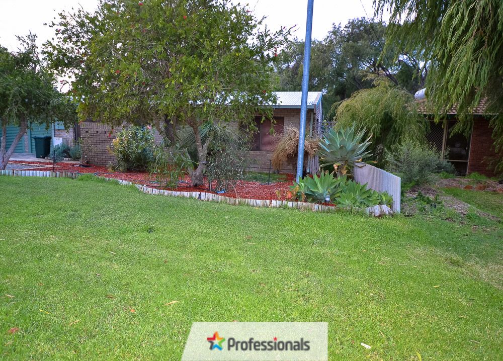 3 bedrooms House in 62a Linville Street WANNANUP WA, 6210