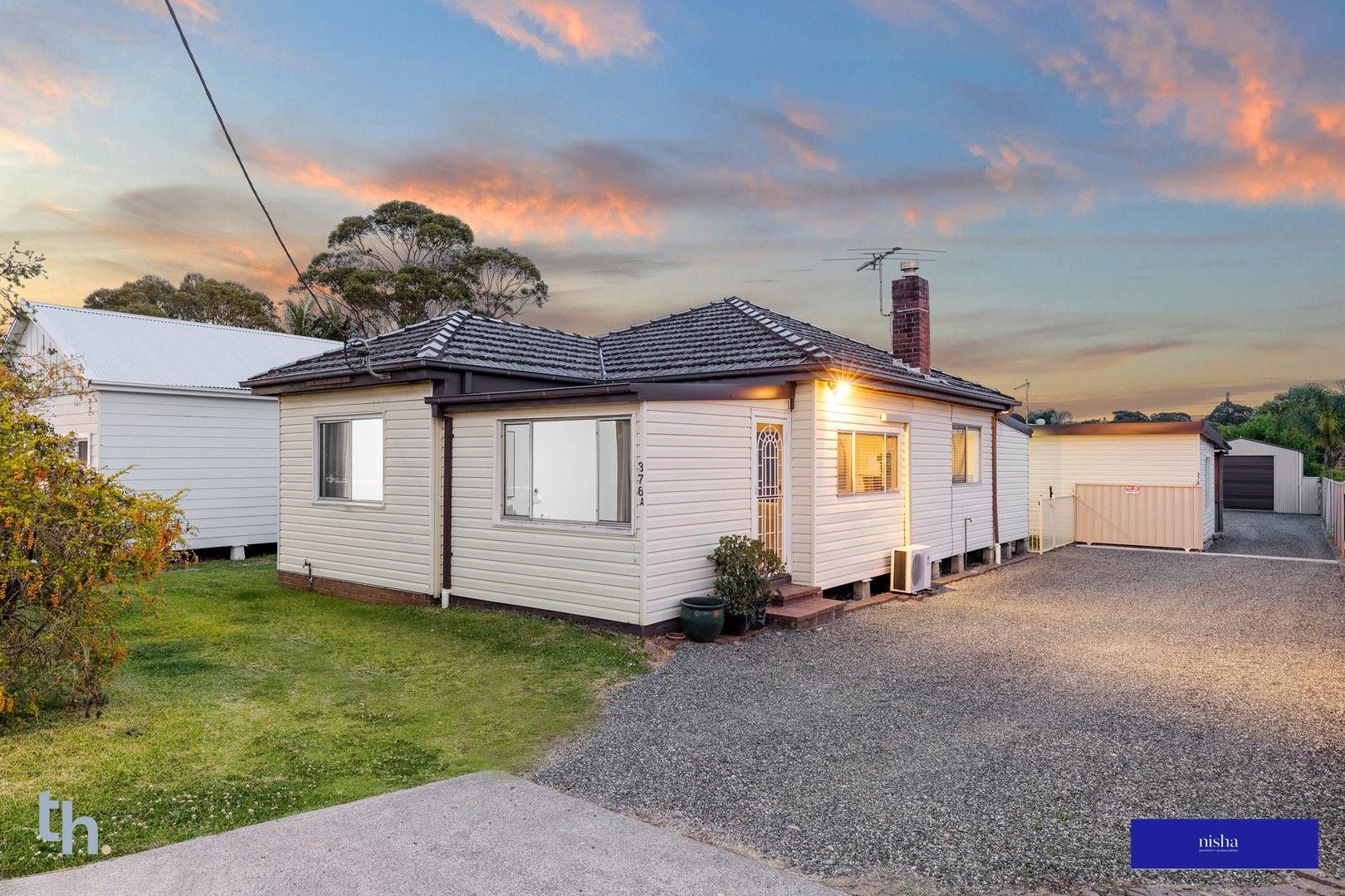 4 bedrooms House in 376 Lake Road ARGENTON NSW, 2284