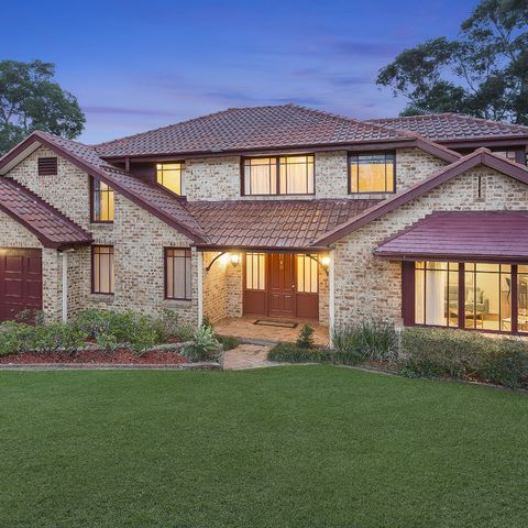5 bedrooms House in 118 Ridgecrop Drive CASTLE HILL NSW, 2154