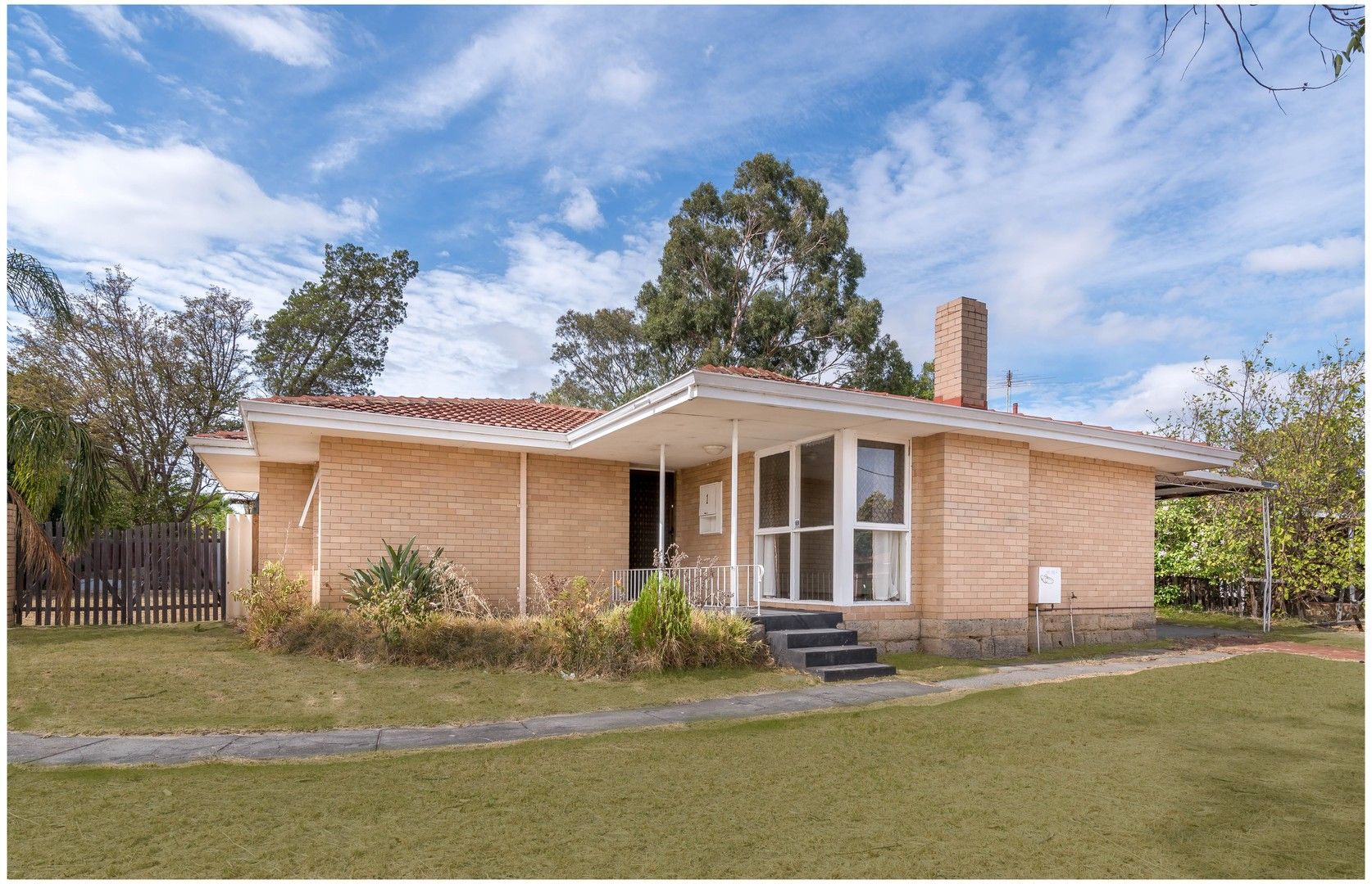 3 bedrooms House in 1 Robina Road GOSNELLS WA, 6110