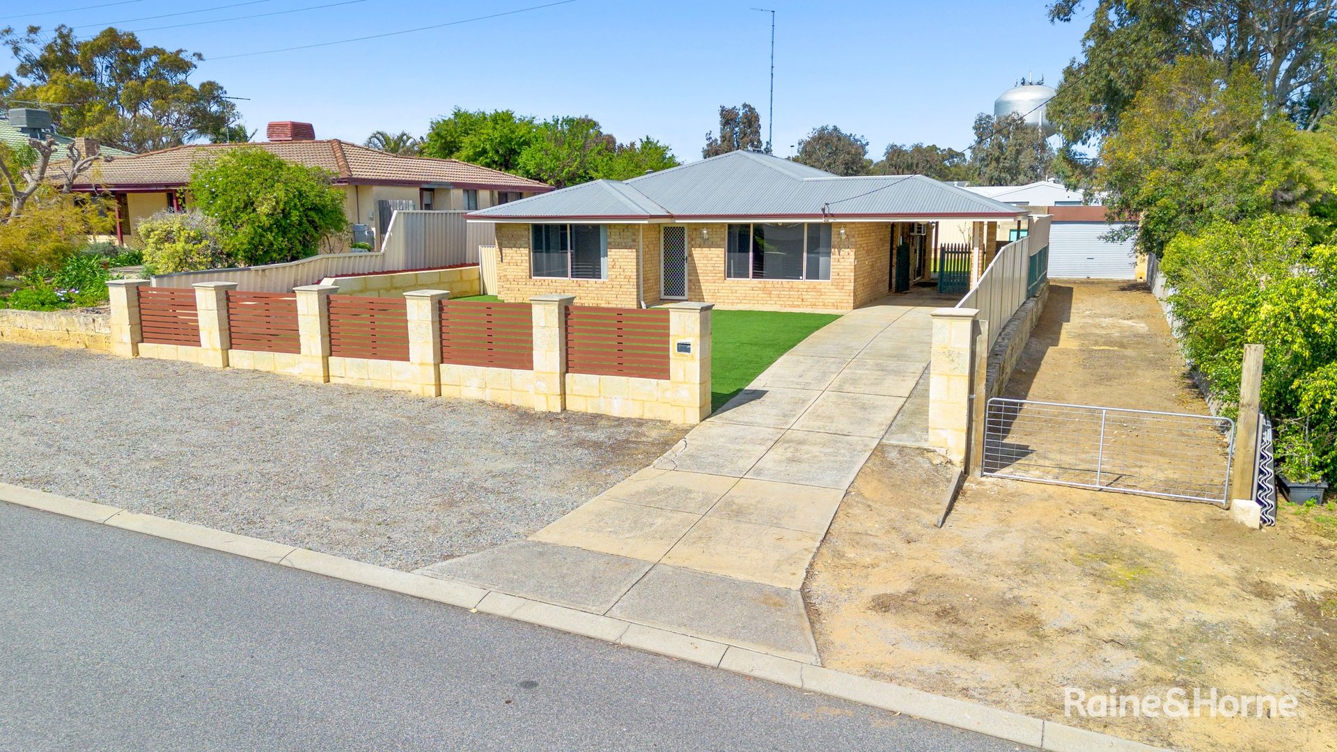 4 bedrooms House in 7 Truarn Street MANDURAH WA, 6210