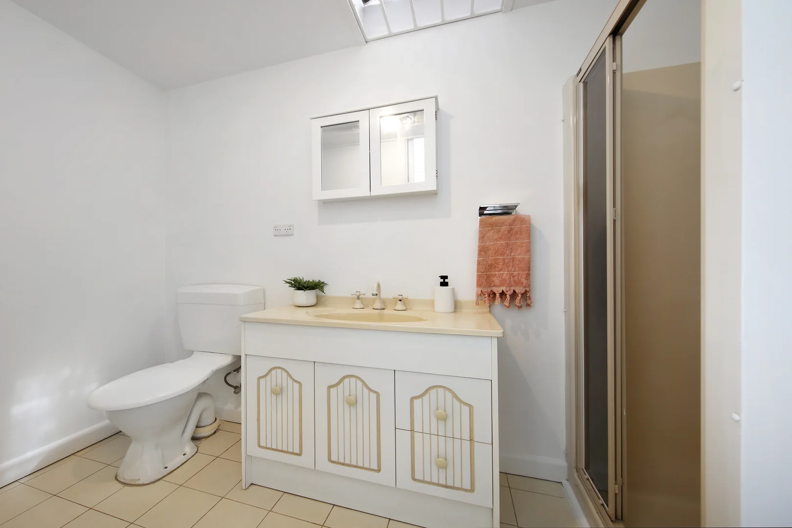 Additional image 11 of 2 Catherine Road, Bentleigh East VIC 3165