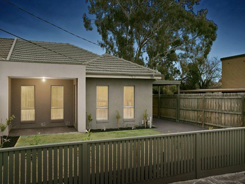 4 bedrooms House in 97 Essex Street PASCOE VALE VIC, 3044