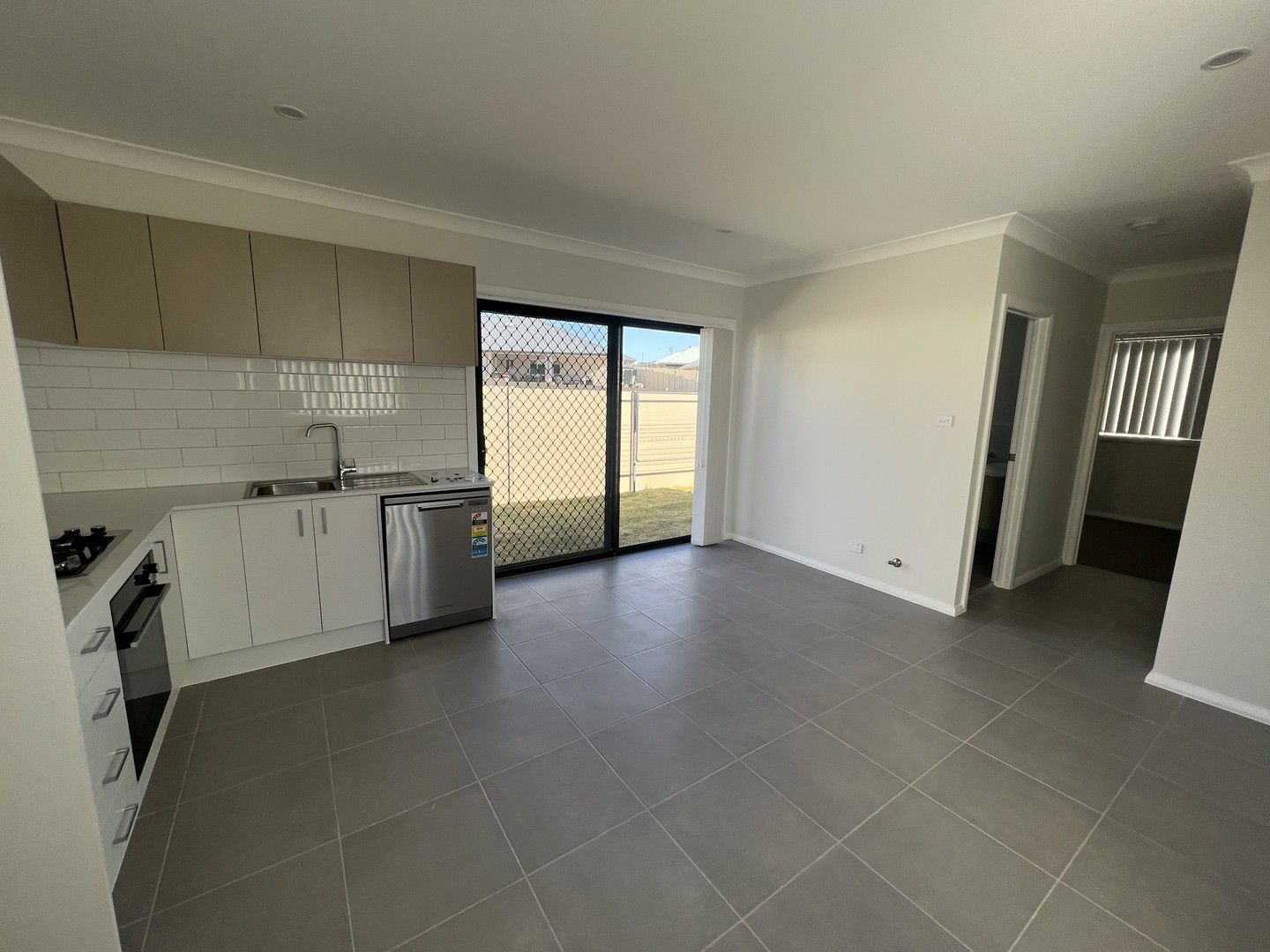 2 bedrooms House in 2/63 Ferry Parade NORTH ROTHBURY NSW, 2335