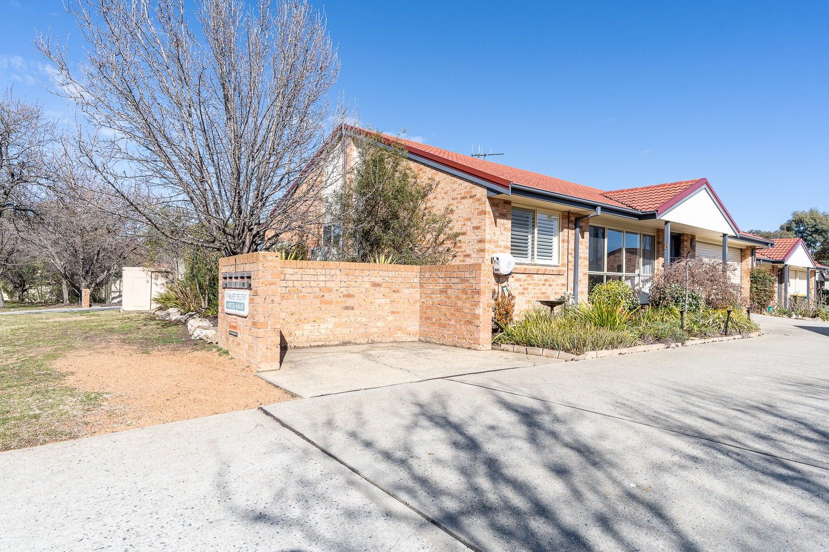 3 bedrooms Townhouse in 8/1 Walker Crescent JERRABOMBERRA NSW, 2619