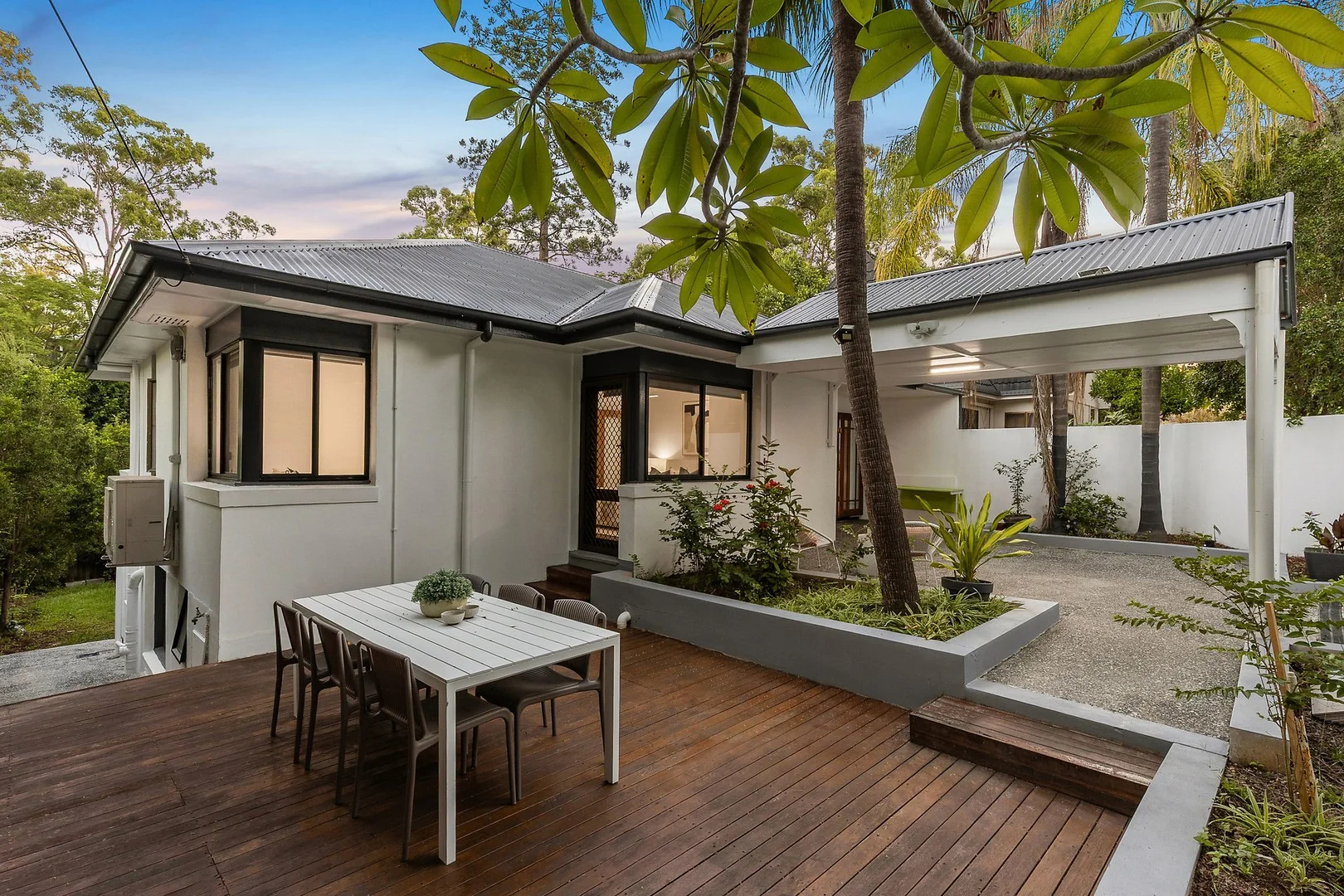 125 Ninth Avenue, St Lucia QLD 4067