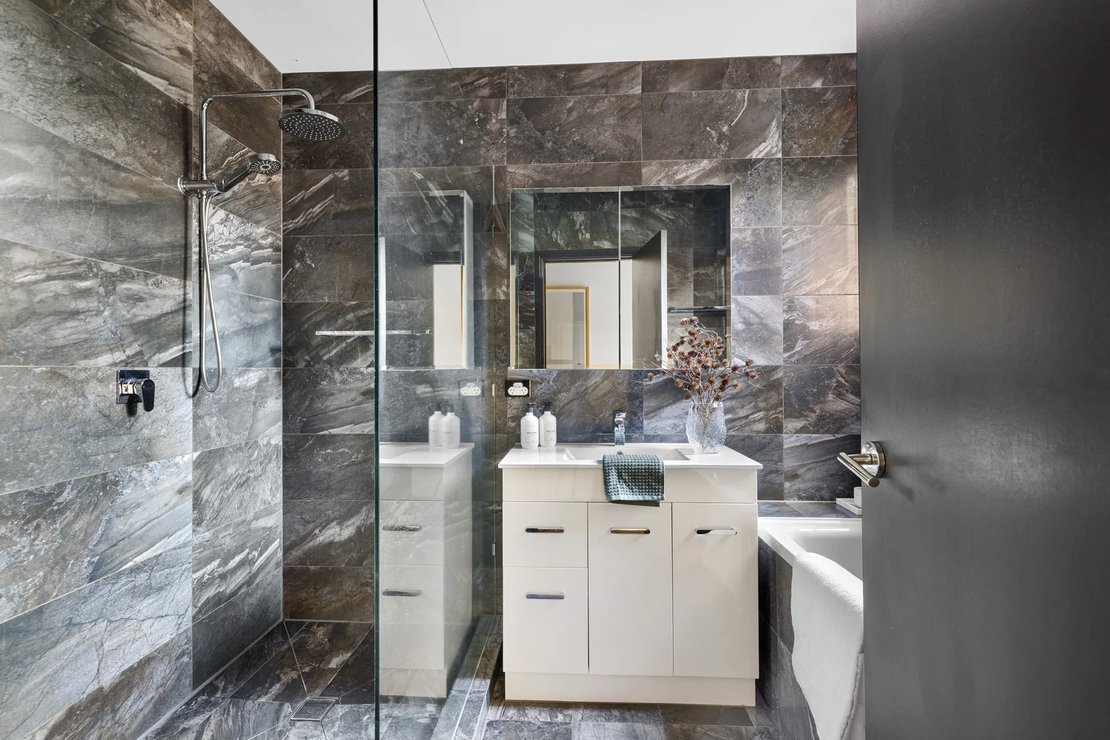 Additional image 9 of 2/85 Kernot Street, South Kingsville VIC 3015