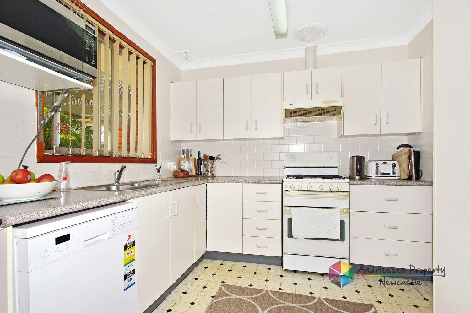 4 Dalvern Close, Adamstown Heights NSW 2289, Image 2