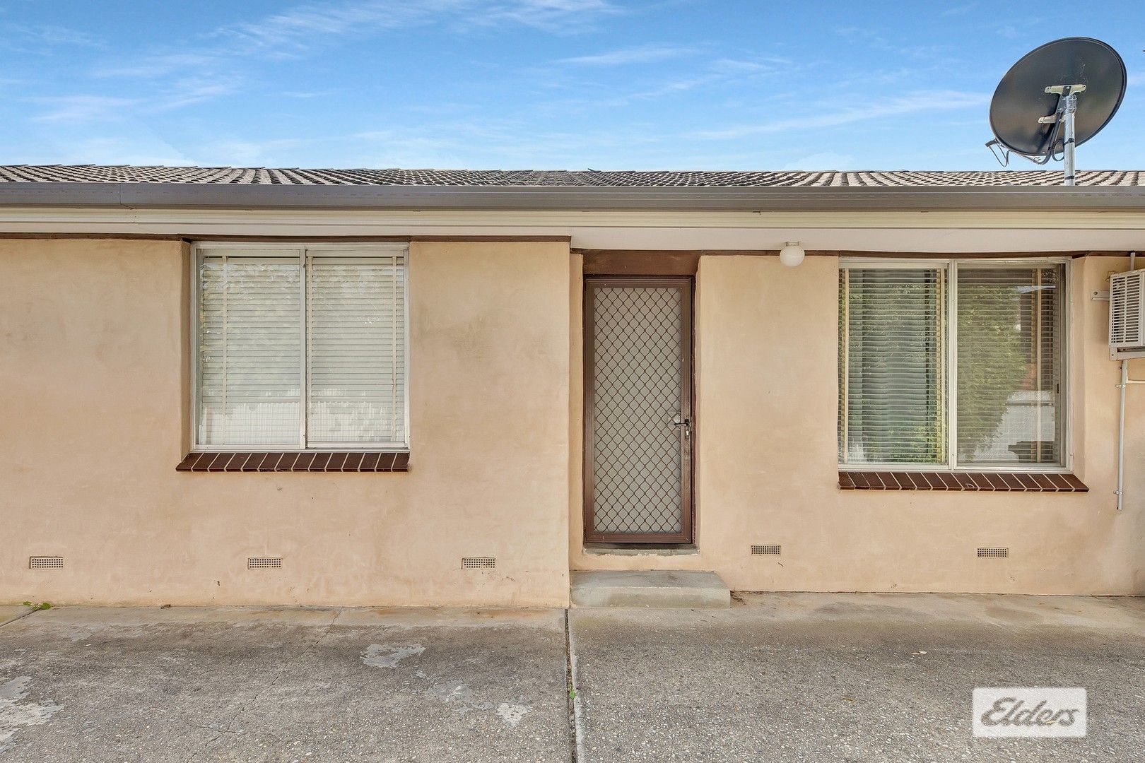 2 bedrooms Townhouse in 3/412 Kotthoff Street LAVINGTON NSW, 2641