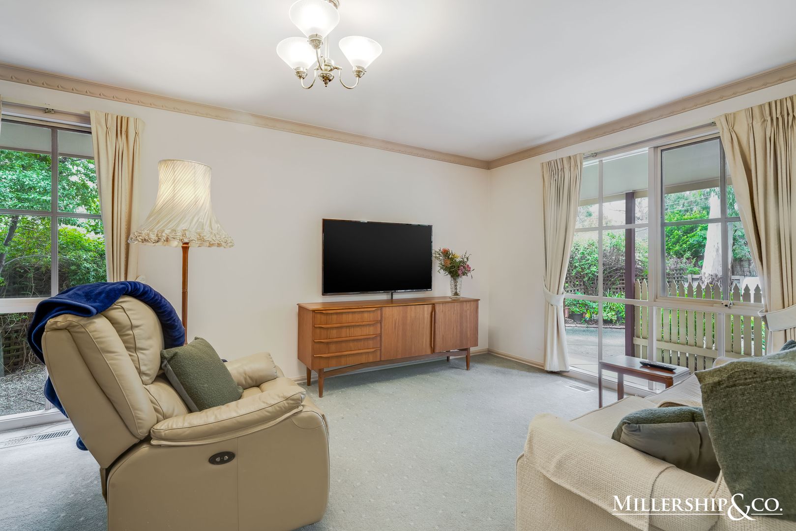 27 Beleura Grove, Lower Plenty VIC 3093, Image 2