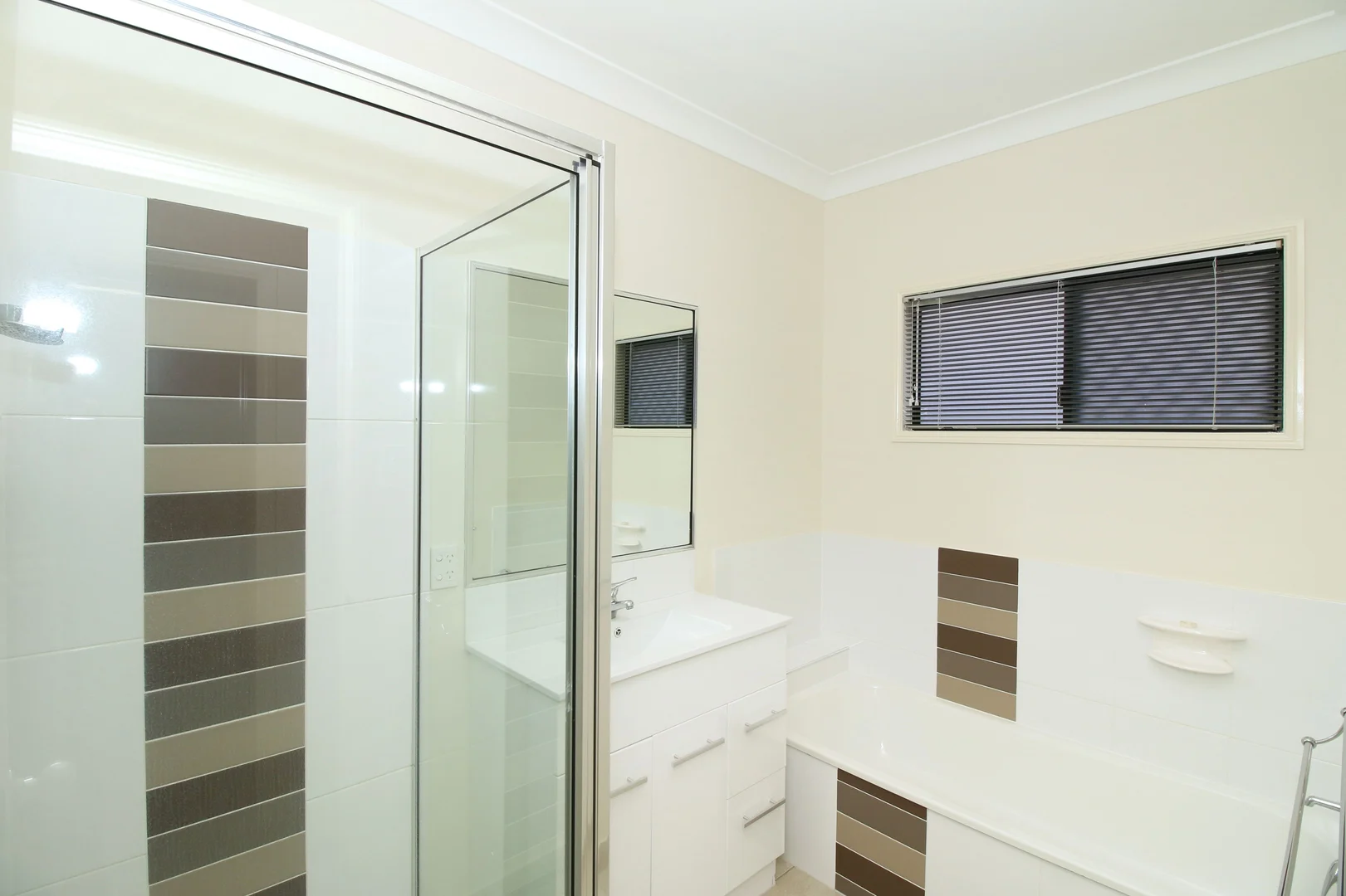 Additional image 6 of 15 Skardon Place, Kelso QLD 4815